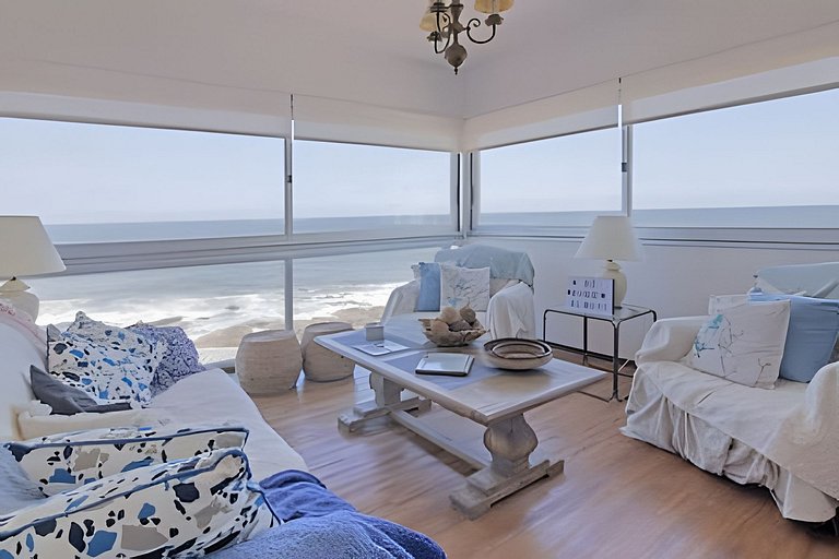 Oceana Suites en L'Hirondelle, vista al mar