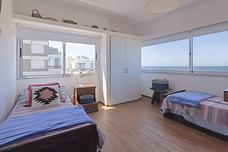 Oceana Suites en L'Hirondelle, vista al mar