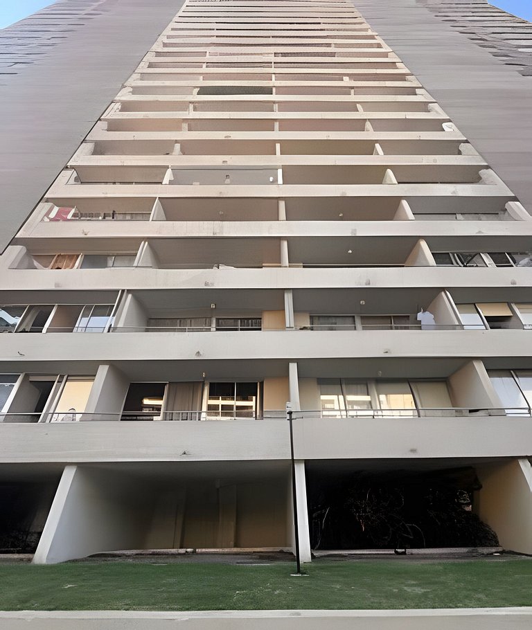 Oceana Suites Serrano